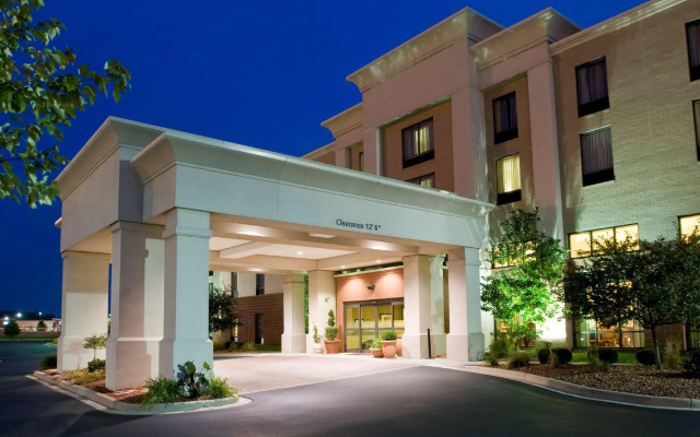 Hampton Inn & Suites Cincinnati-Union Center