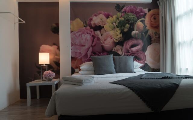 V Garden Hotel