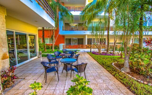 Condo Solana - Modern 2 Bedroom with BBQ and Gym - At Sabbia Condos