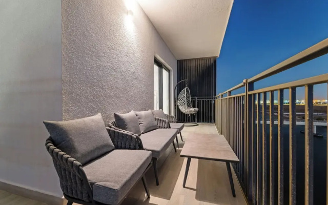 Luxe Ventures Waters Edge Haven