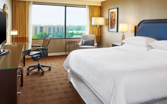 Sheraton Lisle Naperville Hotel