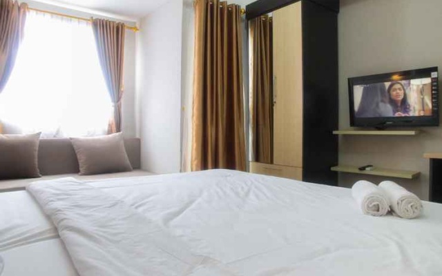 Minimalist Studio The Oasis Apartment near Omni Hospital Cikarang By Travelio – Guest Rooms – Cikarang