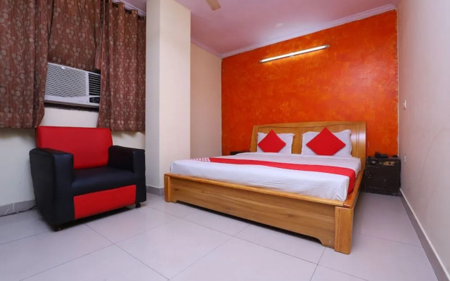 OYO 37773 Hotel J Joy