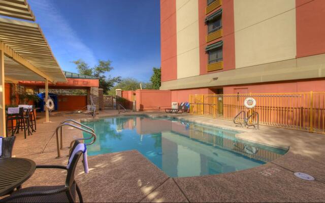 Holiday Inn Express & Suites Tempe by IHG