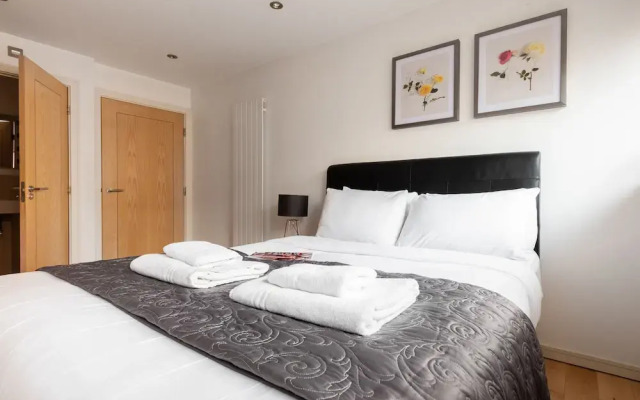 Platinum Apartment next to London Bridge 9995
