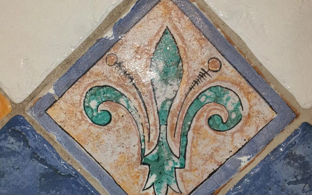 Sunny and spacious apartment near city centre