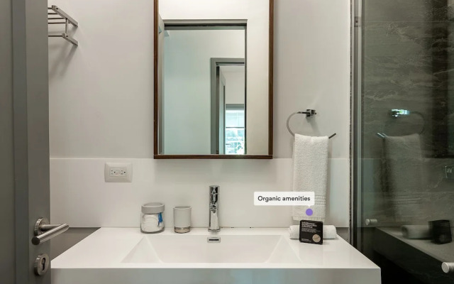 Beautiful New, Modern Condo in La Condesa!