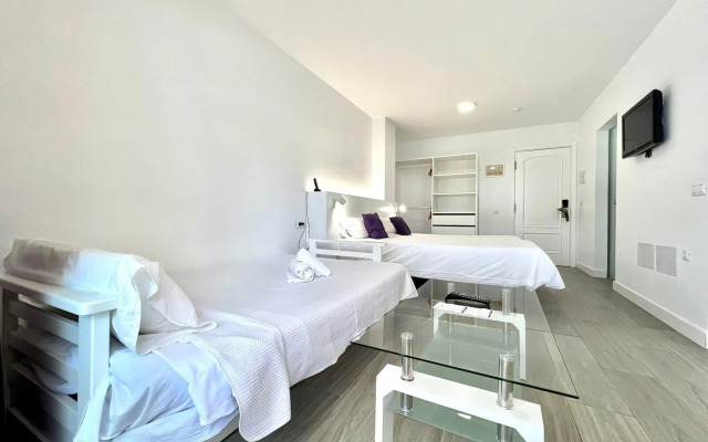 Reformed studio,Wifi,pool, at 250 m from beach