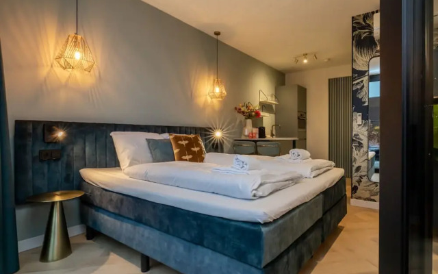 Romantic Garden Stay