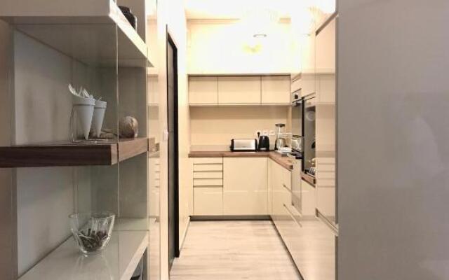 Numa Blanc 300 M Palais Des Festivals