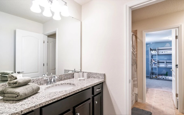 Windsor at Westside 8817