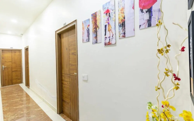 Hotel Crown by OYO Rooms