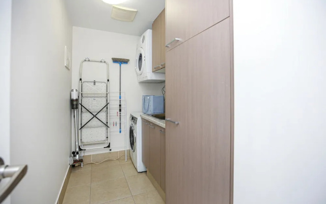 Luxury Cairns Stay with Pool and BBQ