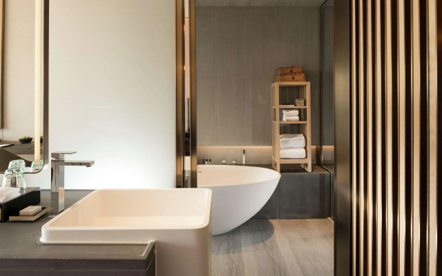 Joyze Hotel Xiamen, Curio Collection by Hilton