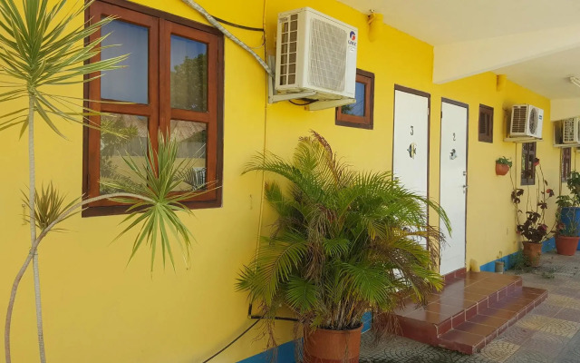 Sea Horizon Apartments (across from Mambo Beach)