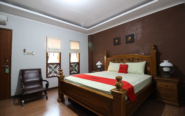 RedDoorz Plus near Tugu Jogja 2