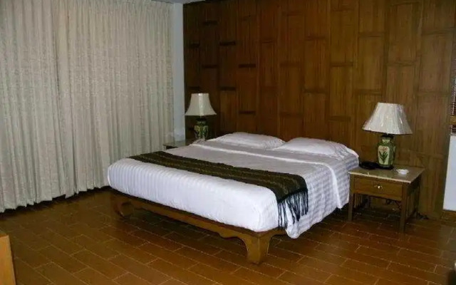 Sailom Resort Bangsaphan