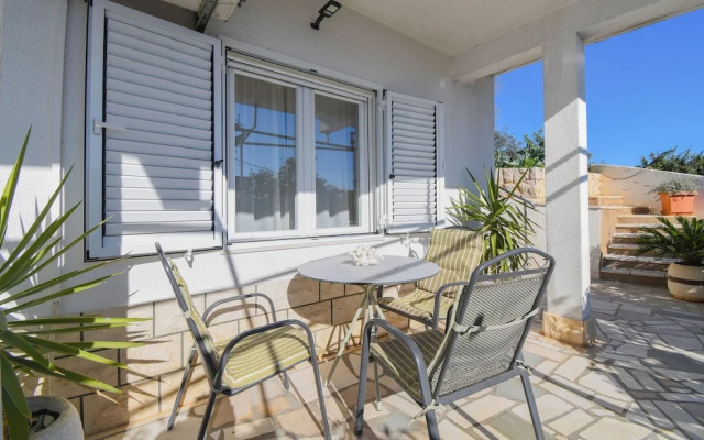 Zeljko - With Garden - SA2