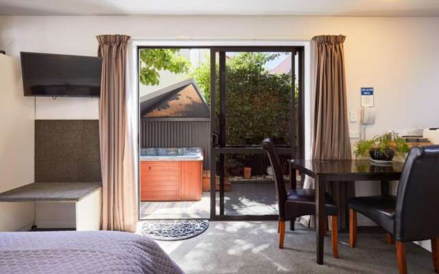 Blenheim Palms Motel