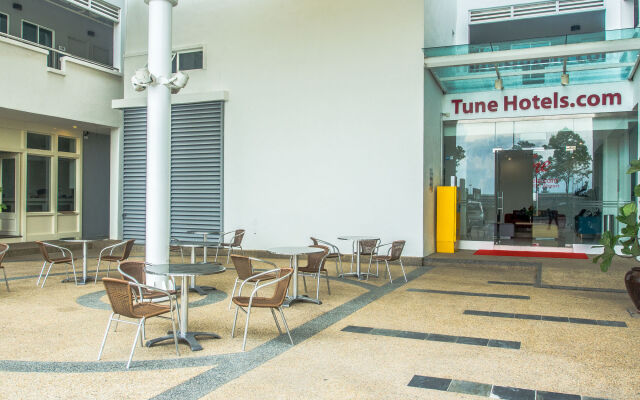 Tune Hotel KLIA Aeropolis