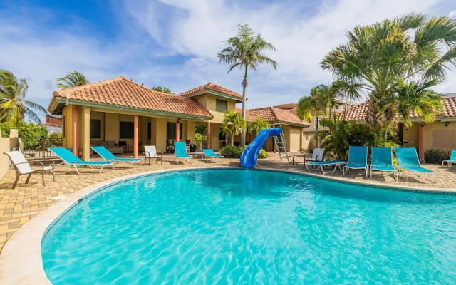 Tranquil 2BR 2BA in Gated Community Great Location