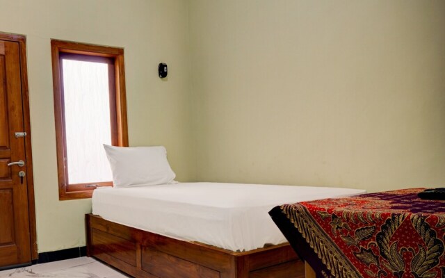 OYO Life 92922 Kost Bu Mala 1 Syariah