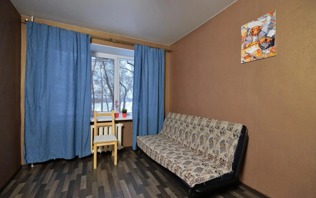 Apartments on Leningradskaya Square 1