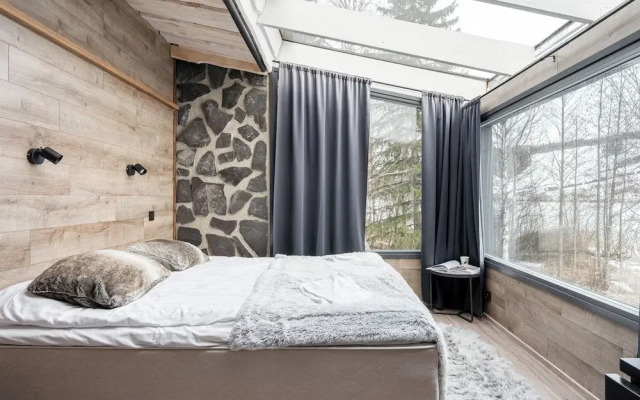 Private & Luminous Suite with lake views