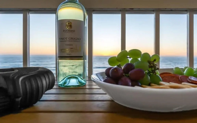 Seaside Serenity With Ocean Views