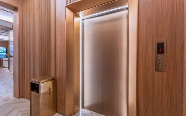 Orange Hotel (Linyi Calligraphy Plaza)