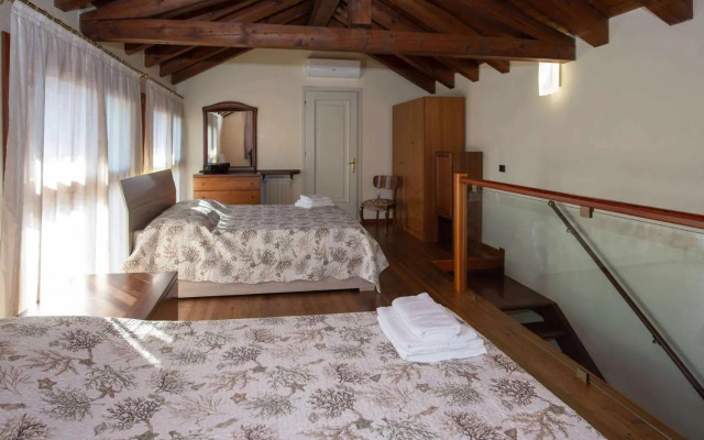 CA' RAFFAELLO lovely house near Venice