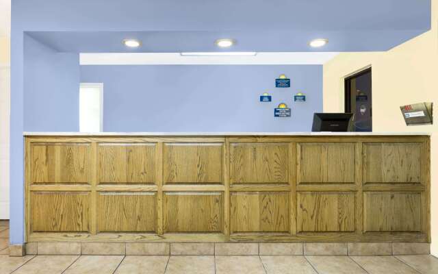 Days Inn by Wyndham Kingman West