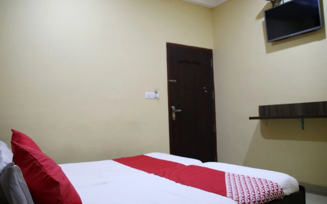 OYO 23423 Hotel Malabar Palace