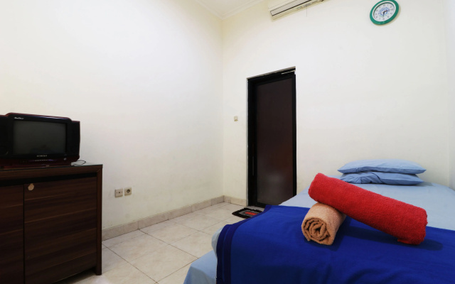 Penginapan Marsya Prima Syariah – Guest Rooms – Jakarta