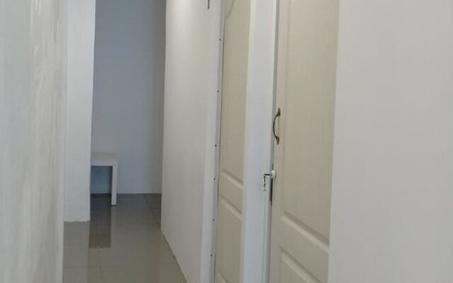 Yellow Hostel