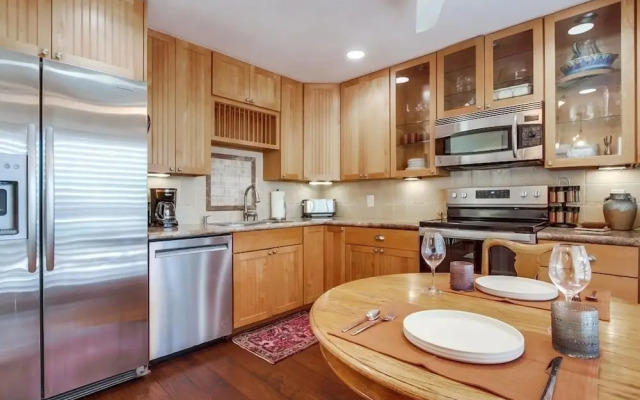 Sbtc161 3 Bedroom Condo