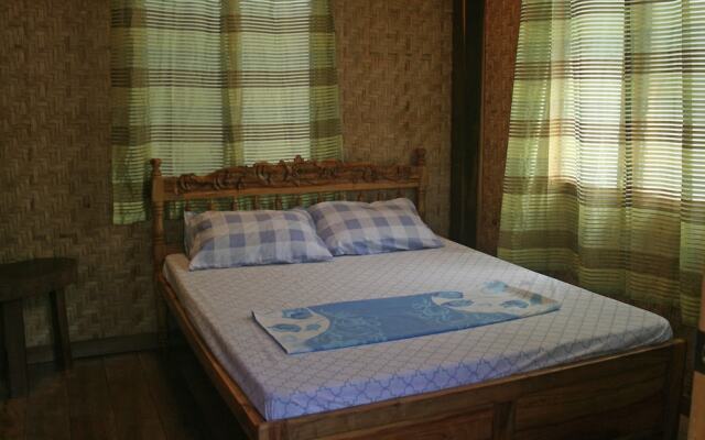 Jjs Backpackers Village