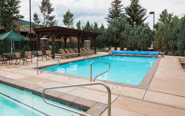 Park Avenue Condominiums by Identity Properties