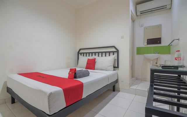 RedDoorz near Nagoya Citywalk Batam 2