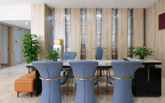 Kunshan Kaiyue Business Hotel