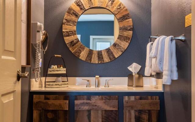 Gruene River Hotel & Retreat