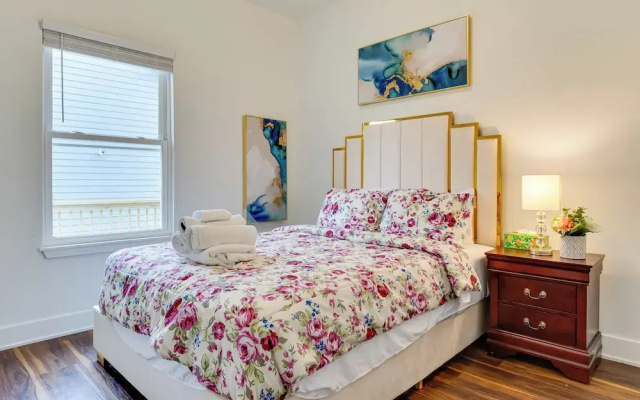 Central Indy Retreat In Walkable Location!