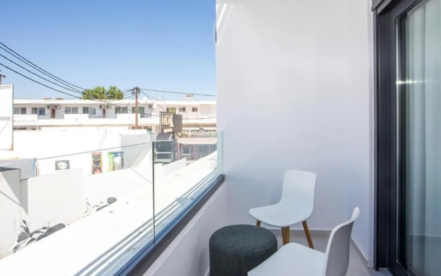 Aurora Living - Adults Only
