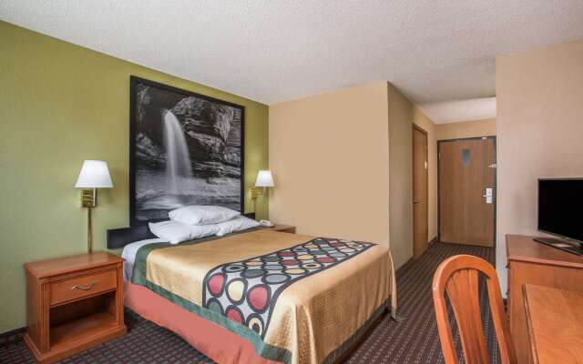 Super 8 by Wyndham Mendota I-39