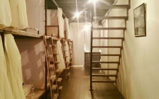 DIY Dorm - Hostel