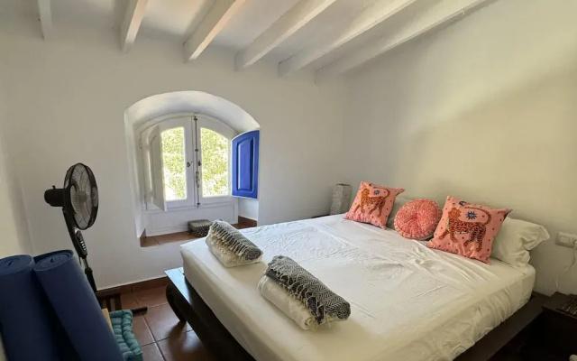 Cactus & Almonds Beautiful Holiday Hideaway