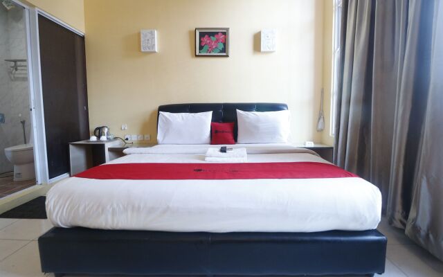 RedDoorz Plus near DC Mall Batam