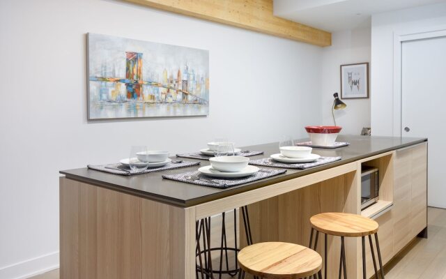 Amazing 1BR Condo Griffintown Sleeps 4