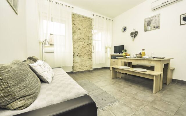 Apartment Snježana Karlobag 18147