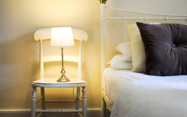 The Manor House Moreton